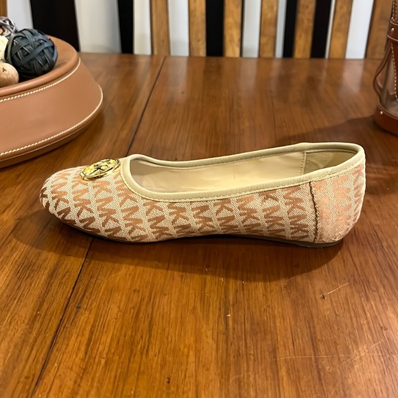 Michael Kors Faye 2 Jacquard Flats Shoes new Camel Youth 5Y GS Big Girls Size 5 - Picture 4 of 14